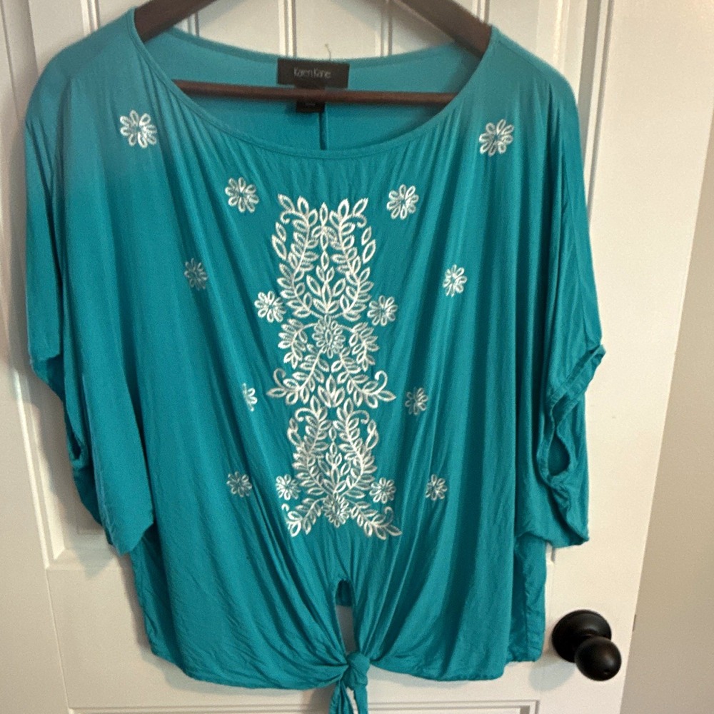 Karen Kane Women's Teal Embroidered Floral Scoop Neck Rayon Boho Blouse Top M